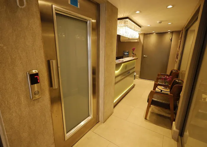 Diamond Down Town Hotell *