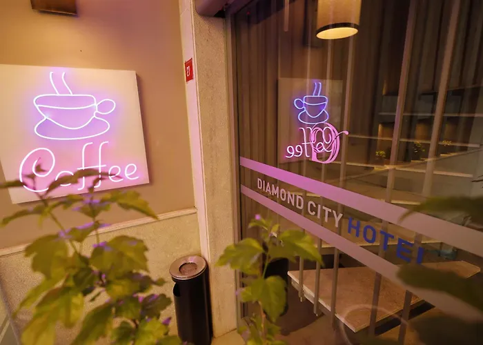 Hotell Diamond Down Town *